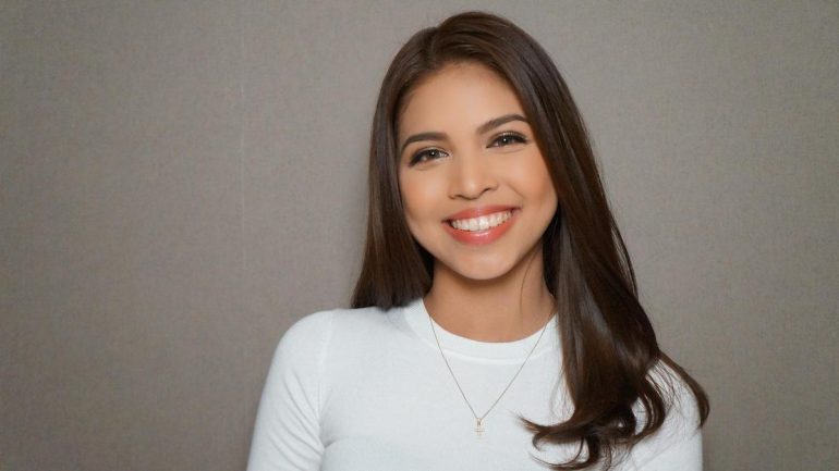 Maine Mendoza – Körpermaße – Größe – Gewicht – Augenfarbe