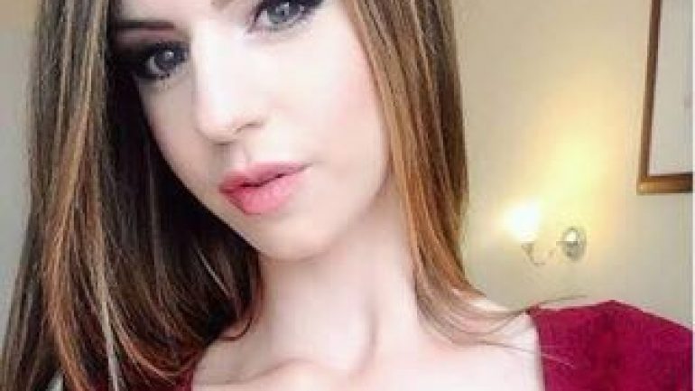 Stella Cox -Körpermaße – Größe – Gewicht – Augenfarbe