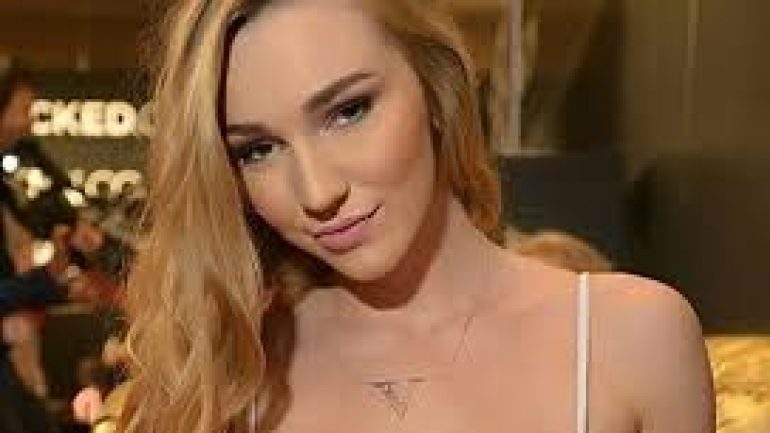 Kendra Sunderland – Körpermaße – Größe – Gewicht – Augenfarbe