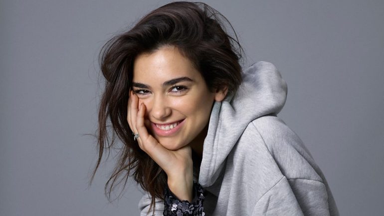 Dua Lipa – Maße – Größe – Gewicht – Augenfarbe