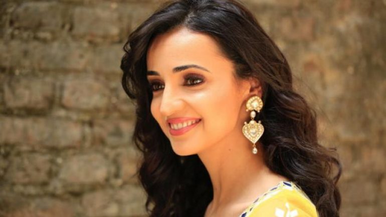 Sanaya Irani – Körpermaße – Größe – Gewicht – Augenfarbe