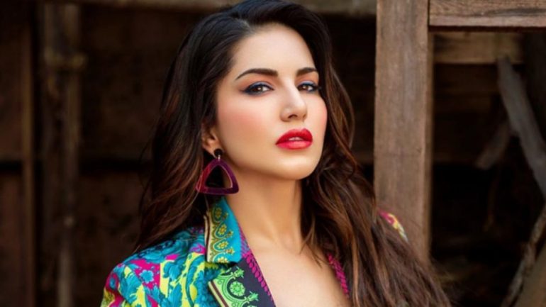 Sunny Leone – Größe – Gewicht – Körpermaße – Augenfarbe – Wiki