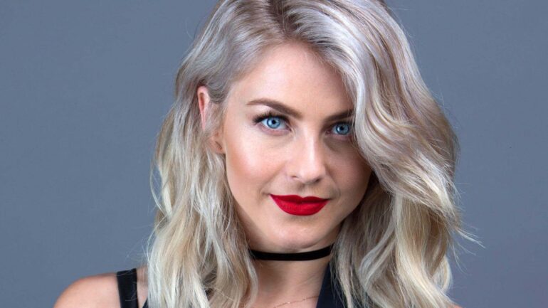 Julianne Hough – Größe – Gewicht – Maße – Augenfarbe – Biografie