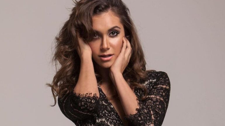 Alyson Stoner Größe – Gewicht – Maße – Augenfarbe – Haarfarbe