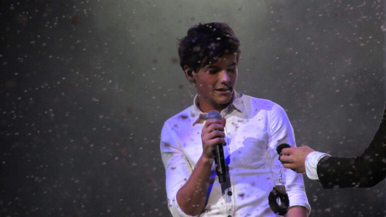 Louis Tomlinson Größe – Gewicht – Maße – Augenfarbe – Haarfarbe