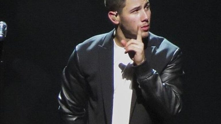 Nick Jonas Größe – Gewicht – Maße – Augenfarbe – Haarfarbe